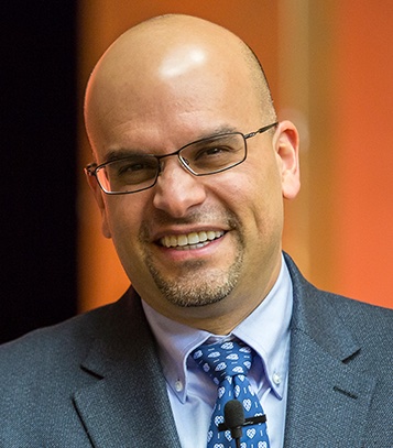 headshot of Ruben Parra-Cardona.